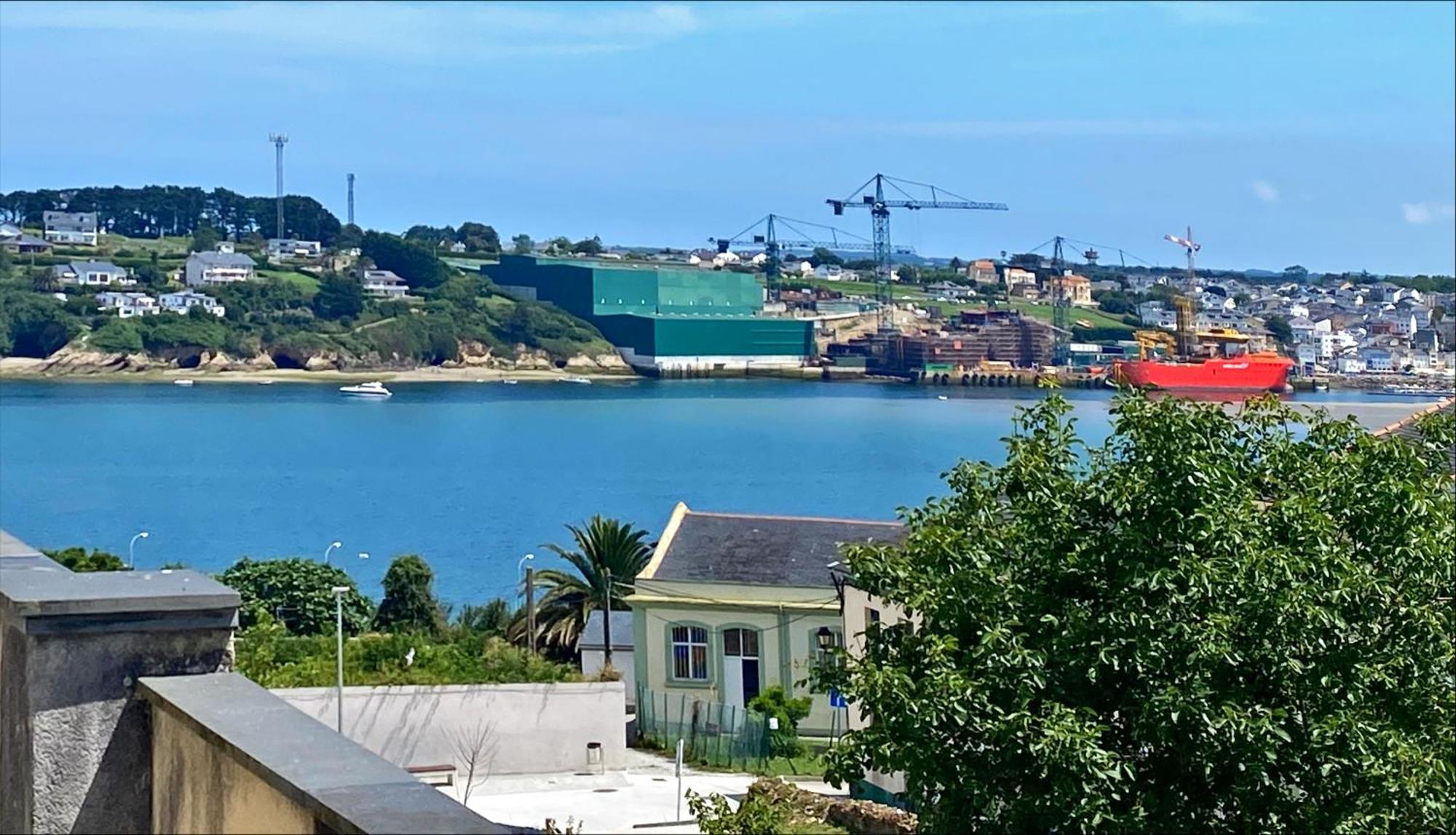 Apartamentos Buenos Aires,En El Centro De Ribadeo Con Vistas A La Ria Buitenkant foto